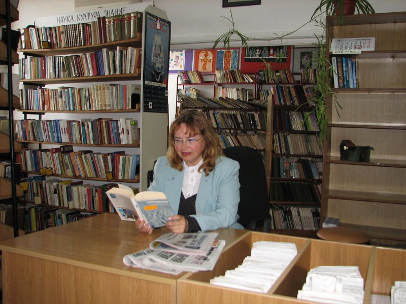 biblioteka 003.jpg - Четене в Транспортна библиотека